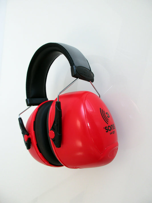 Red and black Sonic wall earmuffs with a glossy finish, featuring the Sonis brand logo on the side, set against a plain white background.
